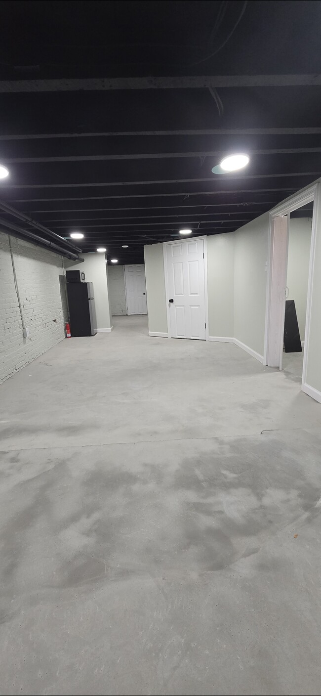 1209 Scott St, Unit Basement in Baltimore, MD - Foto de edificio - Building Photo