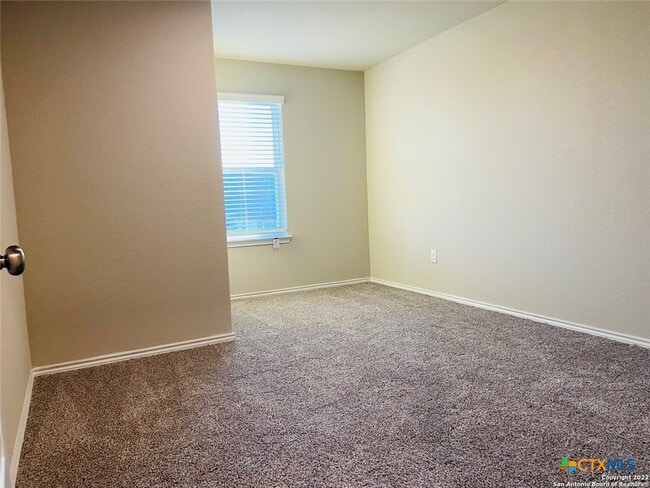 2156 Griffith Dr in Seguin, TX - Building Photo - Building Photo