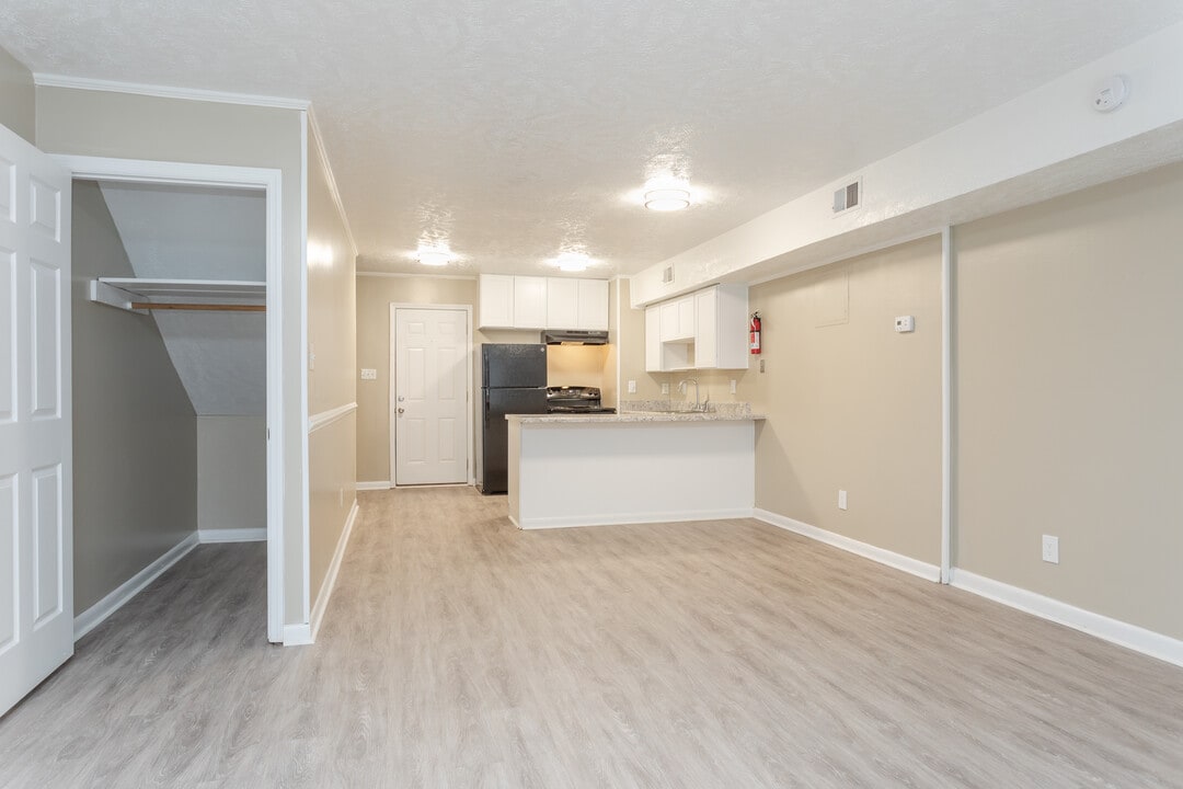 Amora East Townhomes in Fayetteville, NC - Building Photo