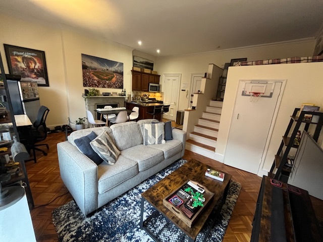 247 Beacon St, Unit 6 in Boston, MA - Building Photo