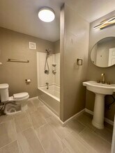 22700 McKean Rd, Unit A in San Jose, CA - Foto de edificio - Building Photo