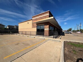 12917 W Bellfort Ave in Sugar Land, TX - Building Photo - Building Photo