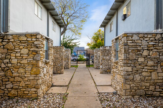 The 209 Apartments in San Antonio, TX - Building Photo - Building Photo