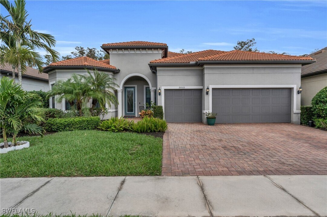 20533 Wilderness Ct in Estero, FL - Building Photo