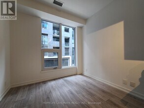 55-355 Mercer St in Toronto, ON - Building Photo - Building Photo