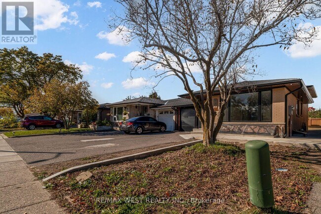 152 Clarence St in Brampton, ON - Building Photo - Building Photo