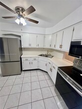 1550 NE 191st St, Unit 211 in Miami, FL - Building Photo - Building Photo