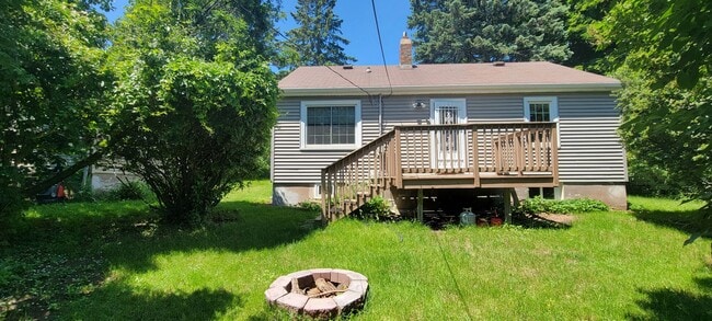 property at 718 E Skyline Pkwy