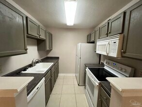 2300 W Michigan Ave in Pensacola, FL - Building Photo - Building Photo