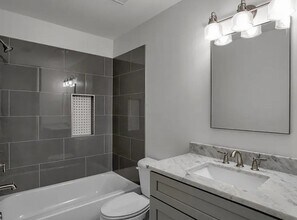 2374 Forest Ave in Memphis, TN - Building Photo - Building Photo