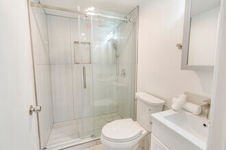 312 La France Ave in Alhambra, CA - Foto de edificio - Building Photo