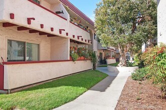 8609 Lake Murray Blvd, Unit 10 in San Diego, CA - Foto de edificio - Building Photo