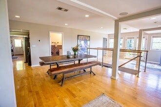 2597 Dearborn Dr in Los Angeles, CA - Building Photo - Building Photo