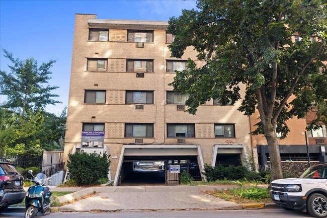 property at 6211 N Kenmore Ave