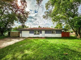 5396-5368 68th Way N in St. Petersburg, FL - Building Photo