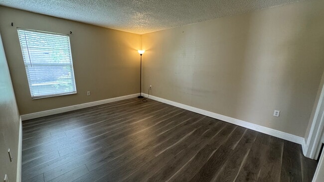 14301 Hanging Moss Circle, Unit 202 in Tampa, FL - Building Photo - Building Photo