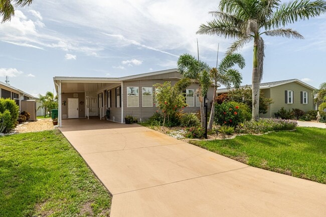 3500 Kenneth Rd in Port Charlotte, FL - Building Photo - Building Photo