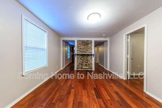 891 W Sharpe Ave in Nashville, TN - Foto de edificio - Building Photo