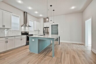 930 S College Ave in Fayetteville, AR - Building Photo - Building Photo