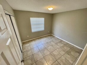 1700 Birchwood Cir in Leesburg, FL - Building Photo - Building Photo