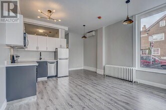 858 Palmerston Ave in Toronto, ON - Building Photo - Building Photo