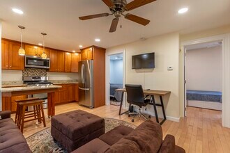 227 Hurley St, Unit 1 in Cambridge, MA - Building Photo - Building Photo