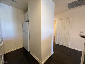 27 E Agate Ave in Las Vegas, NV - Foto de edificio - Building Photo