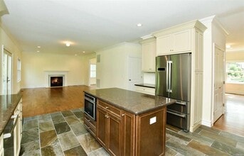 52 Hillside Pl in Northport, NY - Building Photo - Building Photo