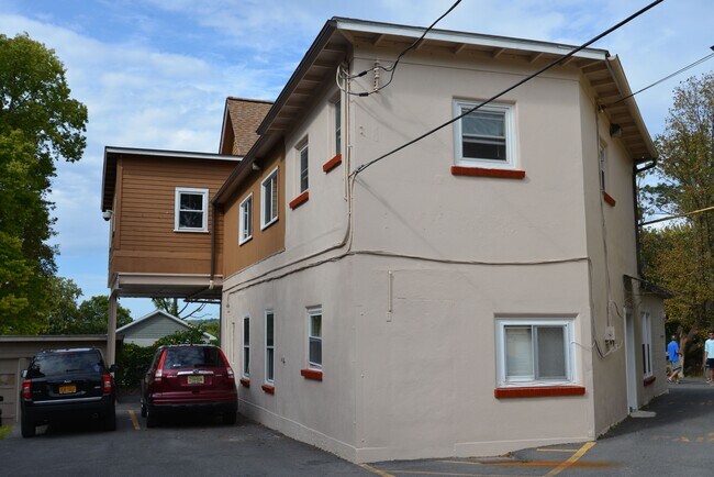 410 Hillview Plz, Unit 410AptA1 in Ithaca, NY - Building Photo - Building Photo