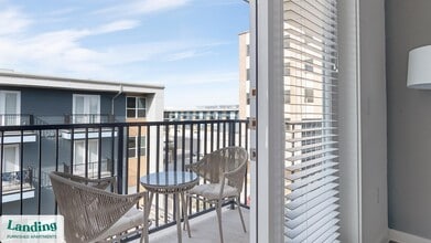 217 S Garland Ave, Unit 1212 in Garland, TX - Foto de edificio - Building Photo