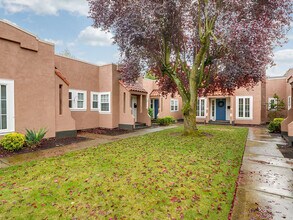 826 N Humboldt St in Portland, OR - Building Photo - Building Photo