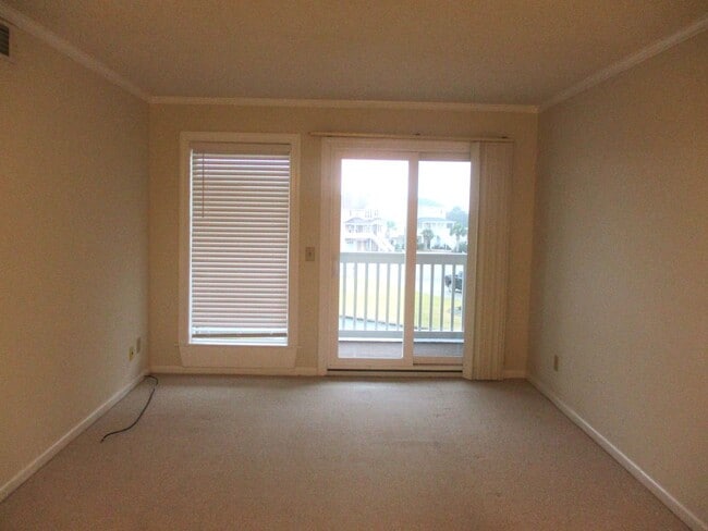 650 Cedar Point Blvd in Cedar Point, NC - Building Photo - Building Photo