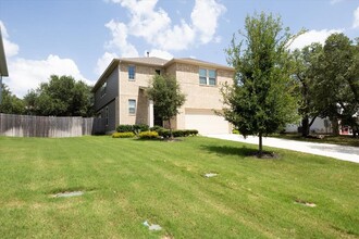 2212 Limestone Lake Dr in Georgetown, TX - Building Photo - Building Photo