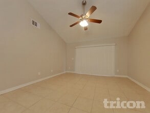 1627 Chatham Cir in Apopka, FL - Foto de edificio - Building Photo