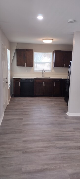701 E Hanlon St in Tampa, FL - Building Photo