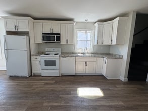 214 Silver Spring St in Providence, RI - Building Photo - Building Photo