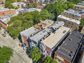 854 W Armitage Ave in Chicago, IL - Building Photo - Building Photo