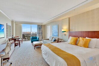 18001 Collins Ave in Sunny Isles Beach, FL - Building Photo - Building Photo
