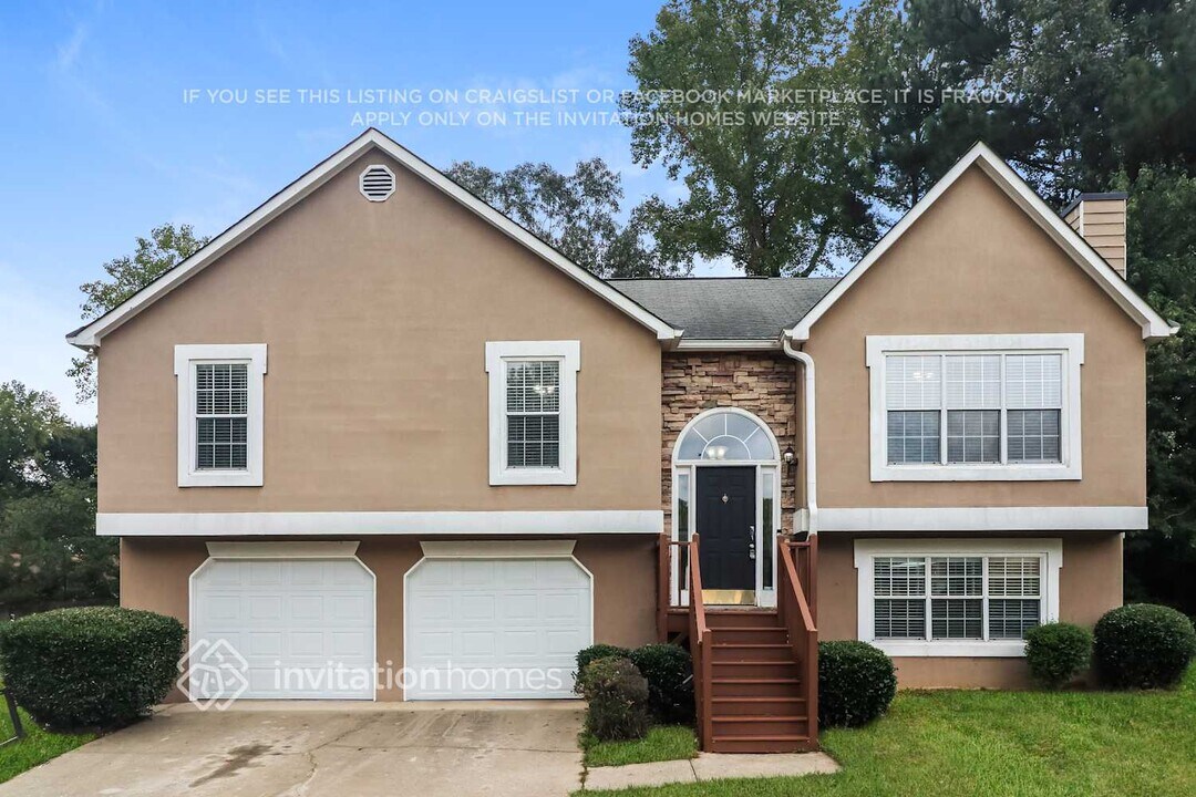 3301 Mooring Dr in Powder Springs, GA - Building Photo