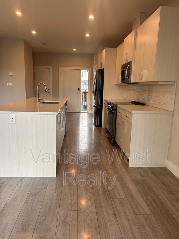 property at 3727 Inverness Rd