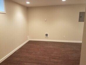 1610 SW Freeman St, Unit Apt B in Portland, OR - Building Photo - Building Photo