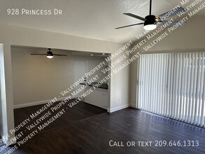 928 Princess Dr in Stockton, CA - Building Photo - Building Photo