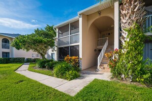 13870 Oneida Dr in Delray Beach, FL - Building Photo