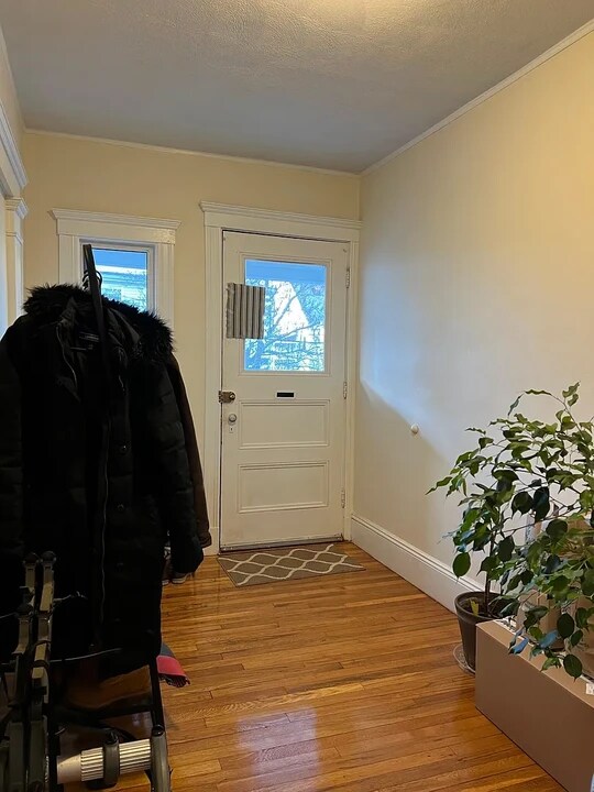 12 Pinkham Rd, Unit 1 in Medford, MA - Building Photo