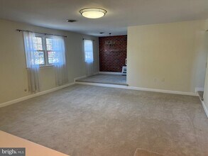 114 Yardley Commons in Yardley, PA - Building Photo - Building Photo