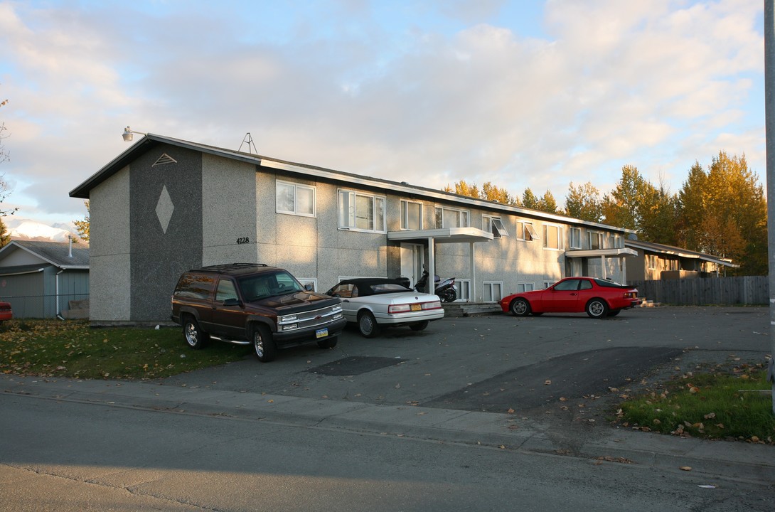 4228 San Roberto Ave in Anchorage, AK - Building Photo