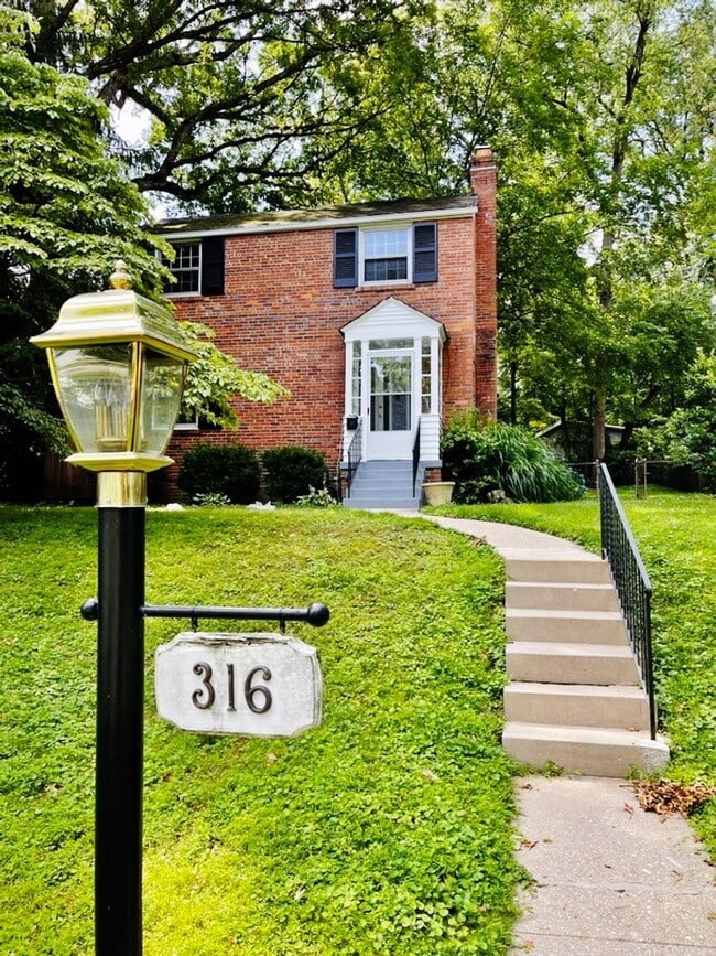 316 Williamsburg Dr in Silver Spring, MD - Building Photo - Building Photo