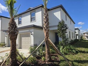 10135 Trumpet Honeysuckle Wy in San Antonio, FL - Building Photo - Building Photo