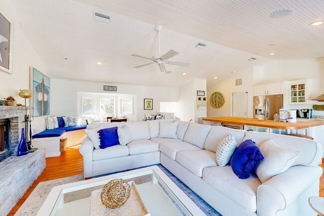 3951 Roberts Point Rd