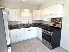 8313 Tupelo Dr in Tampa, FL - Building Photo - Building Photo